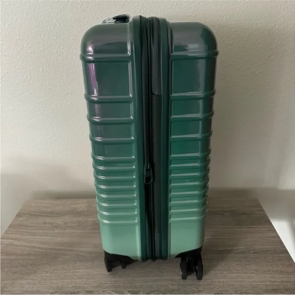 Beis Wicked Carry-On Roller in Wicked Green nwt - Picture 3 of 9